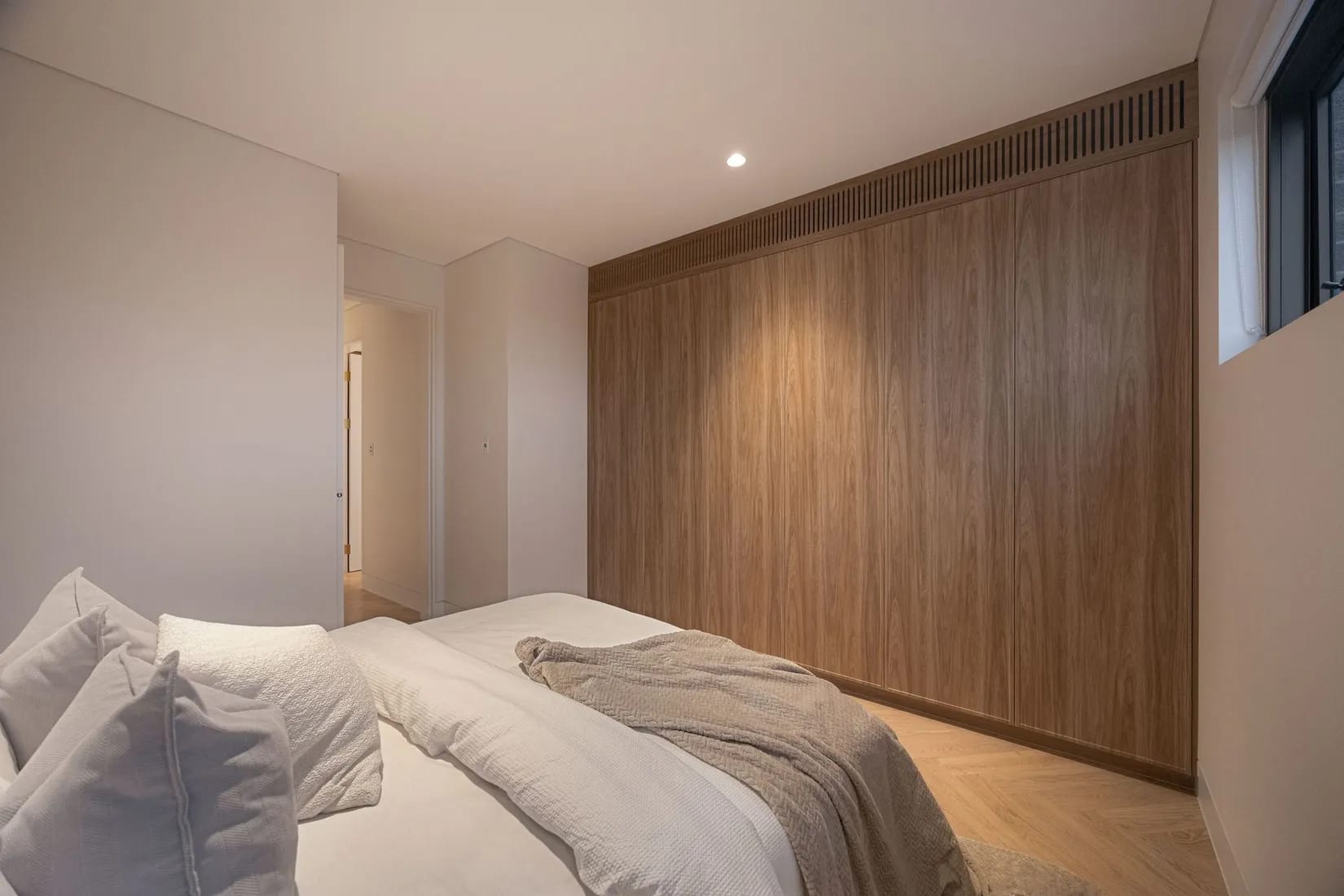 Burwood duplex timber-look battens — photo 2