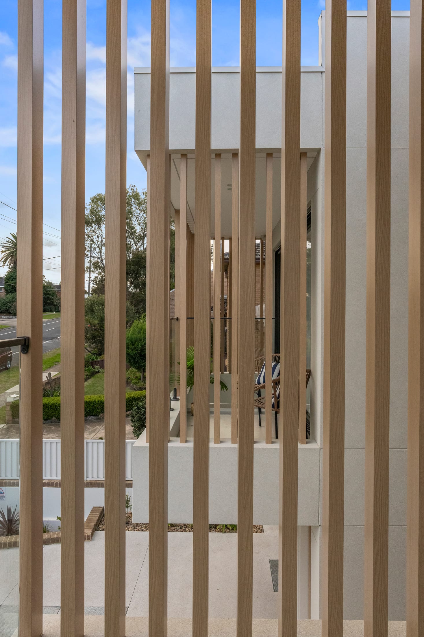 Greystanes Residence Light Oak timber-look duplex — photo 3