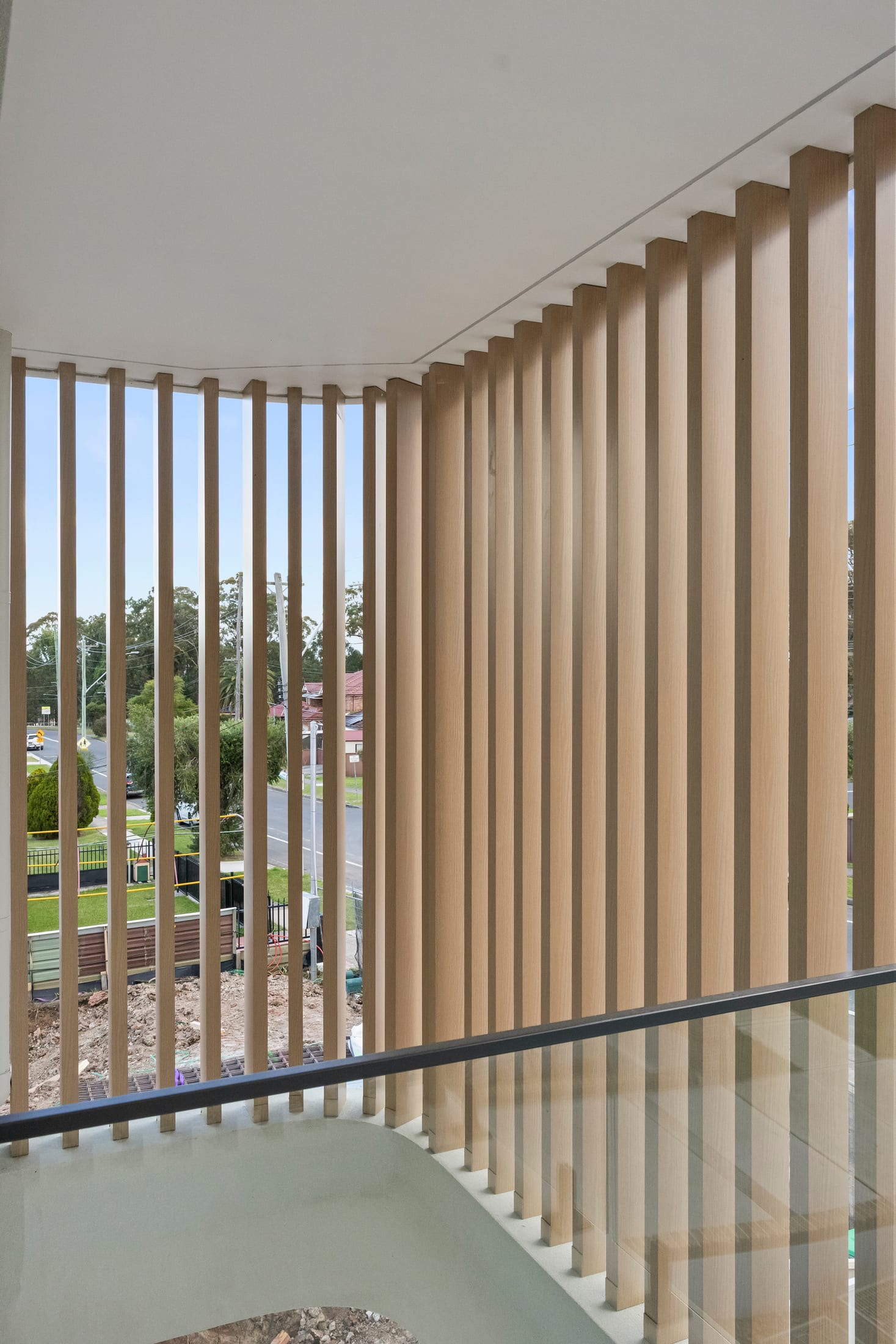 Greystanes Residence Light Oak timber-look duplex — photo 5
