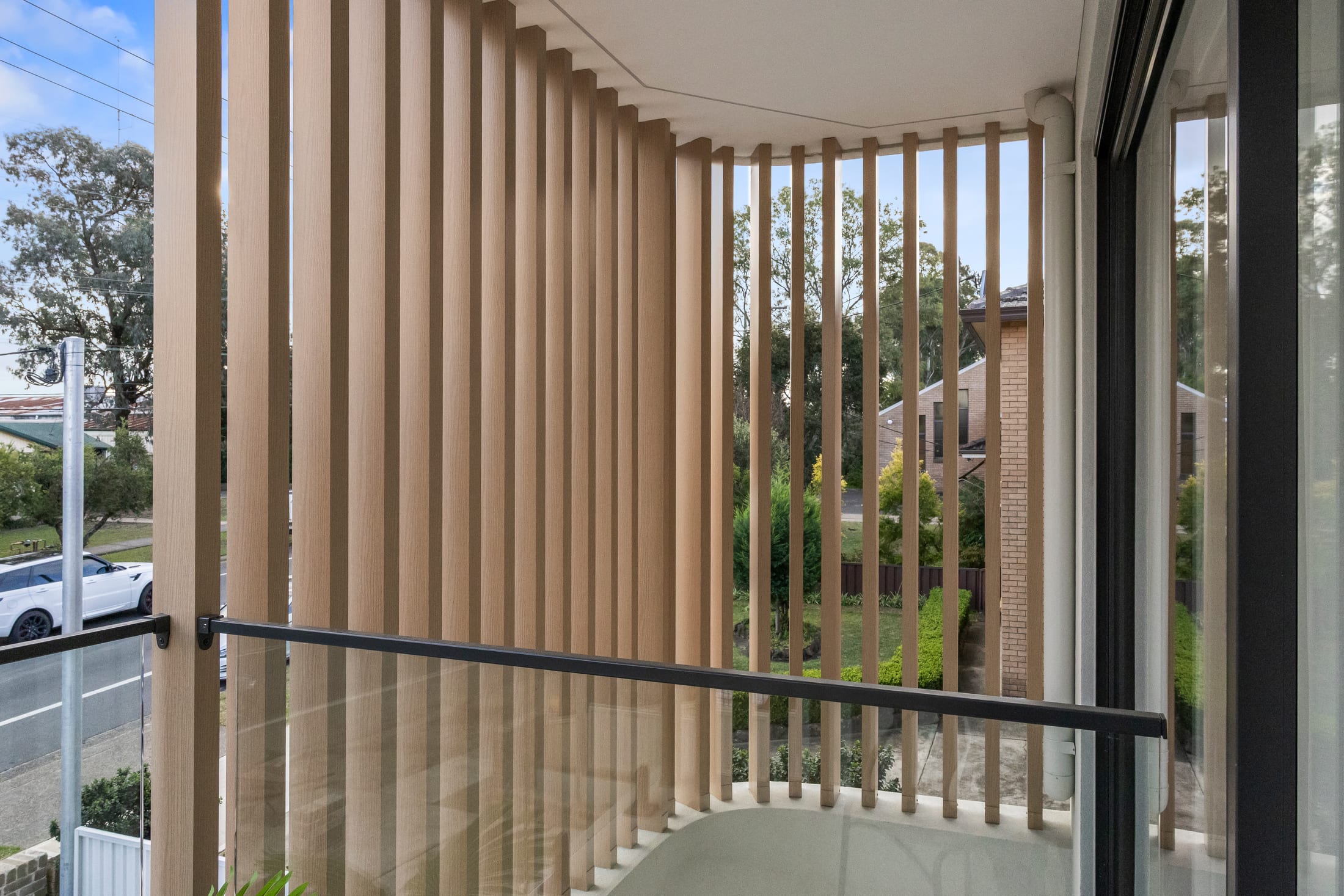 Greystanes Residence Light Oak timber-look duplex — photo 6