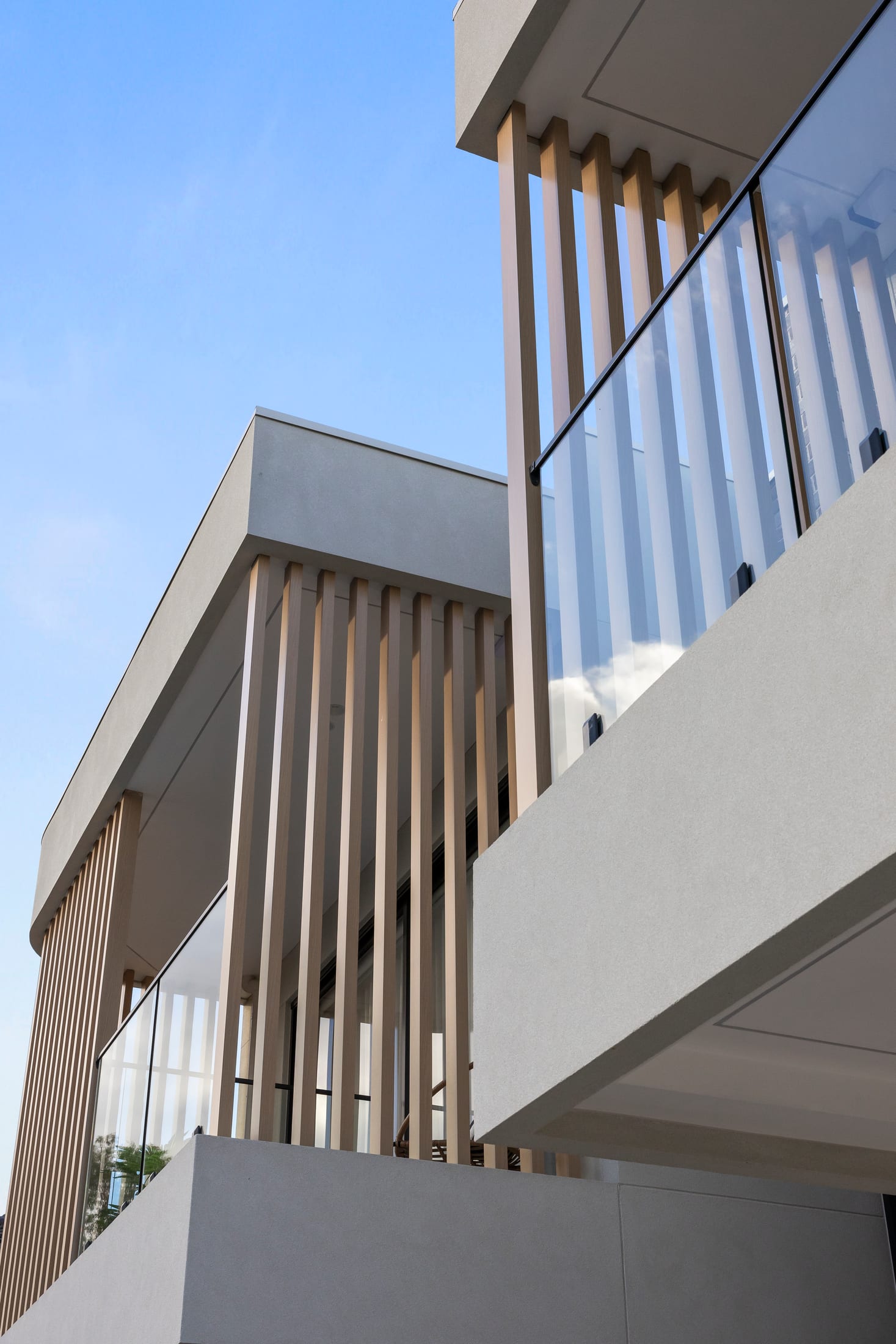 Greystanes Residence Light Oak timber-look duplex — photo 12