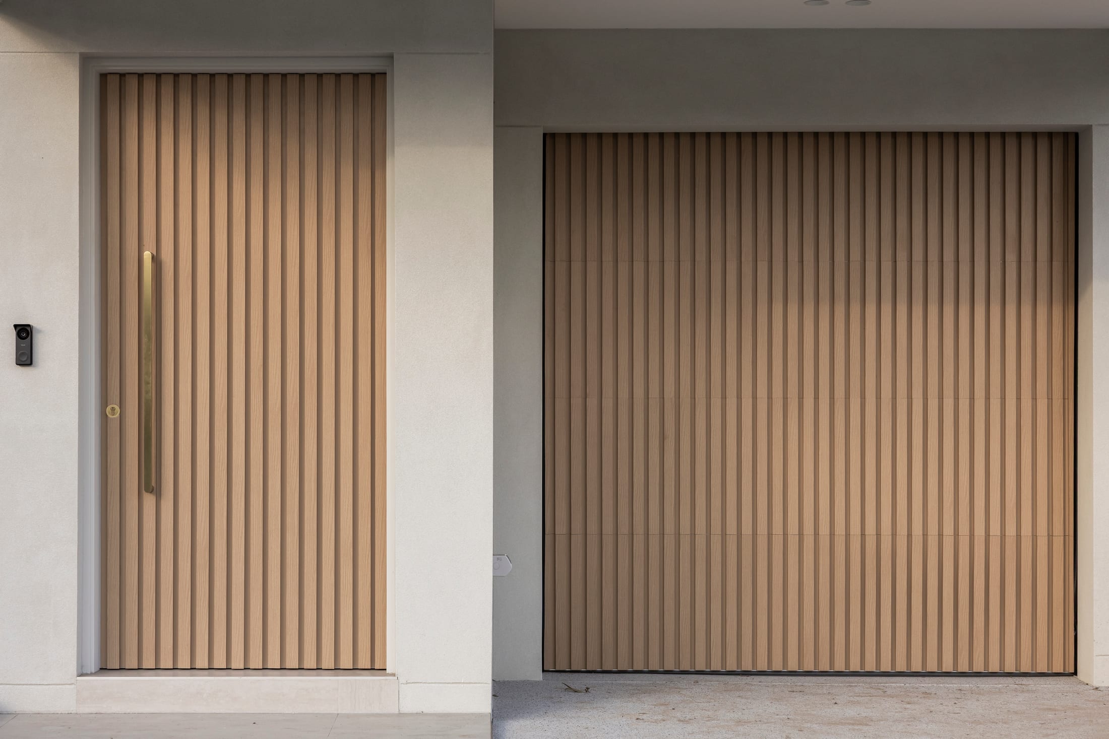 Greystanes Residence Light Oak timber-look duplex — photo 13