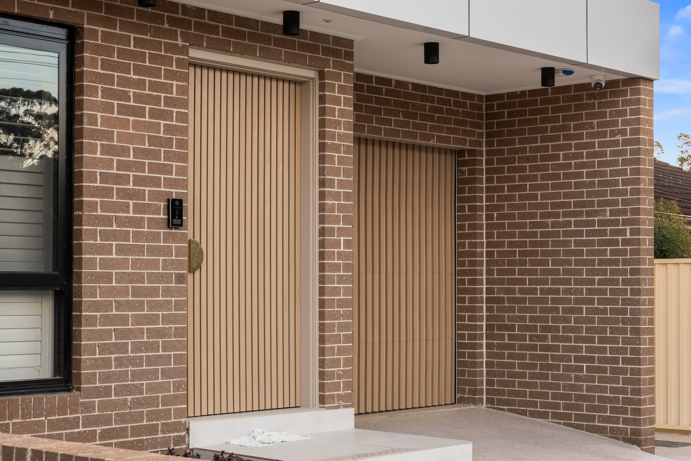 Munro Greystanes Light Oak timber-look duplex — photo 5