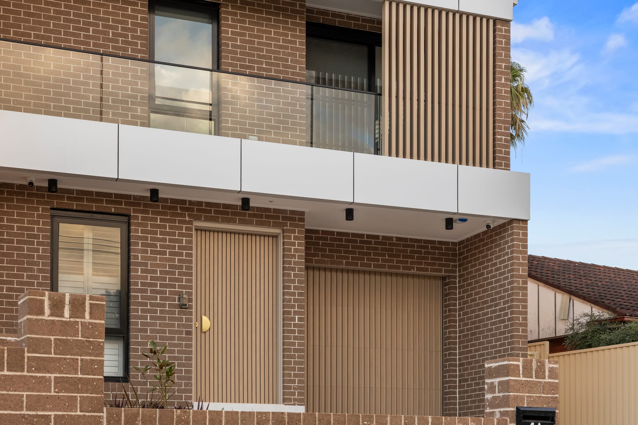 Munro Greystanes Light Oak timber-look duplex — photo 13