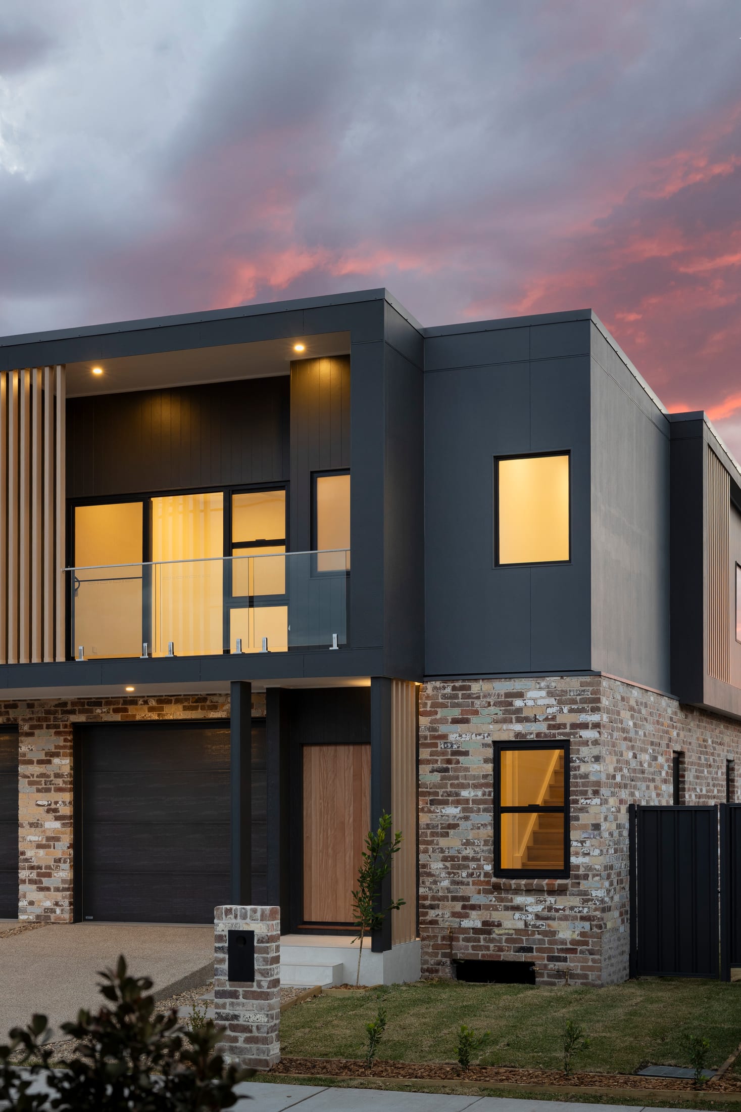 Oreon Mayfield Light Oak timber-look Newcastle duplex — photo 3