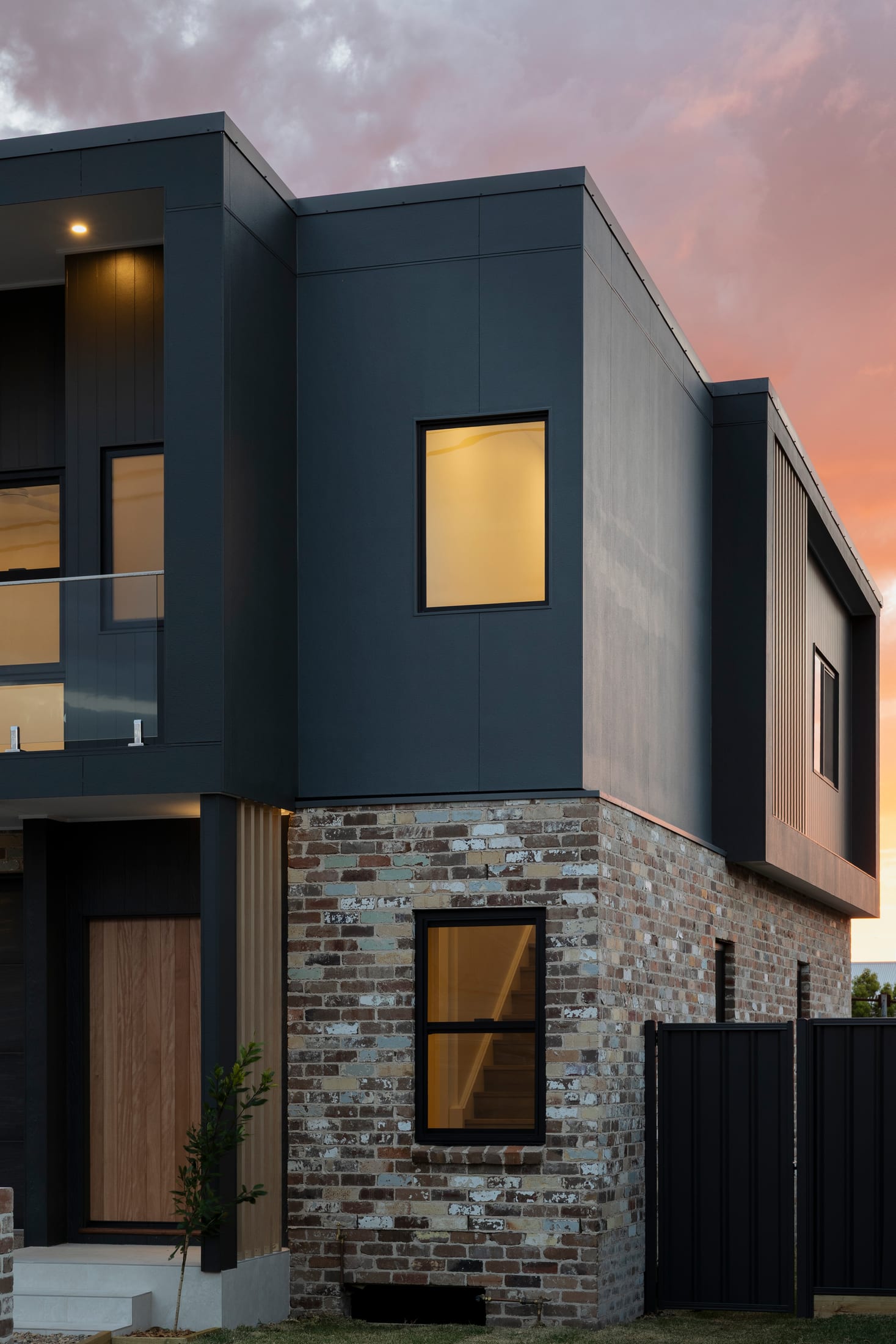 Oreon Mayfield Light Oak timber-look Newcastle duplex — photo 4