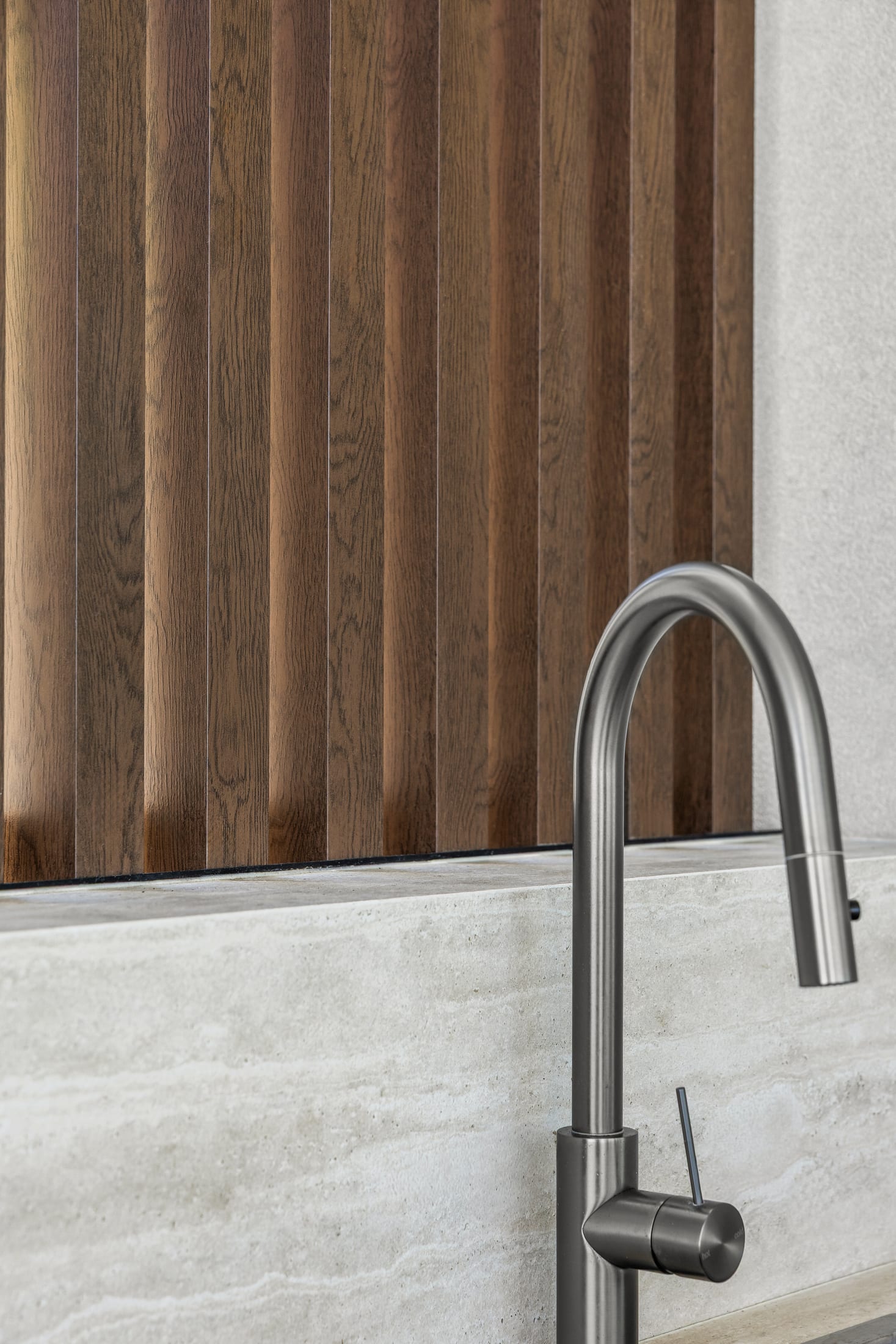 Sydney Residence in Burnt Oak timber-look battens — photo 12